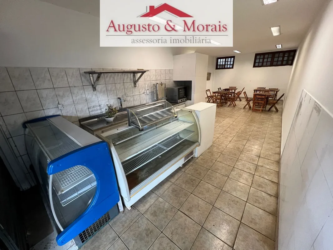 LOJA COM SUBSOLO E 02 BANHEIROS, POSSUI EQUIPAMENTOS PARA RESTAURANTE.ENTRE EM C...