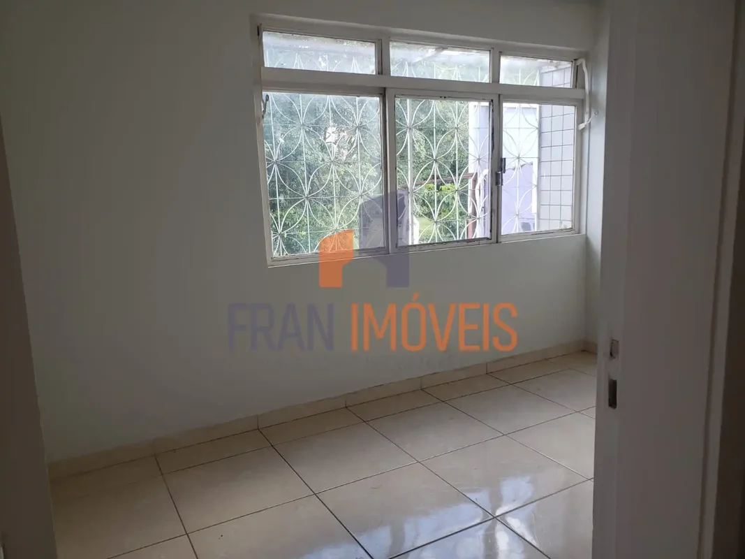 Descubra uma oportunidade única na ASA SUL, Brasília, DF: um confortável apartam...