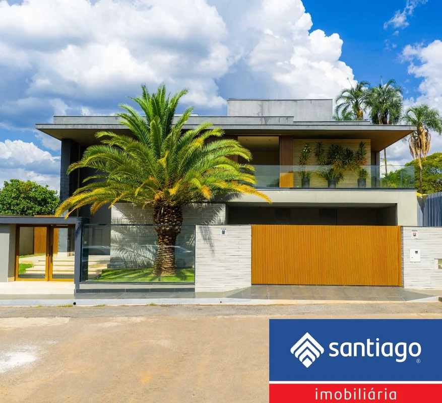 SANTIAGO IMOBILIÁRIA APRESENTA BELÍSSIMA CASA DE ALTO PADRÃO NA MELHOR LOCALIZAÇ...