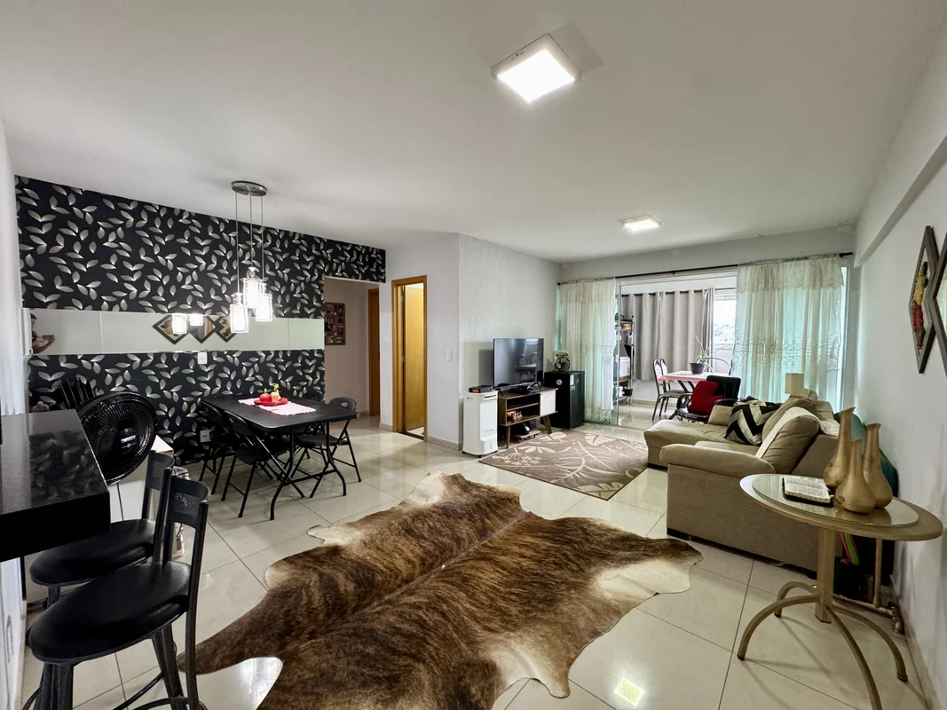  Apartamento confortável e bem localizado na Avenida do Comércio, no bairro Vila...
