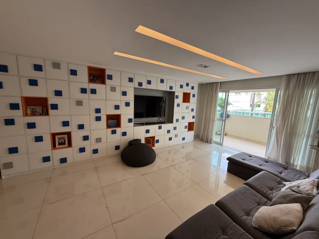 Descubra um apartamento mobiliado no coração da ASA Norte, em Brasília, no condo...