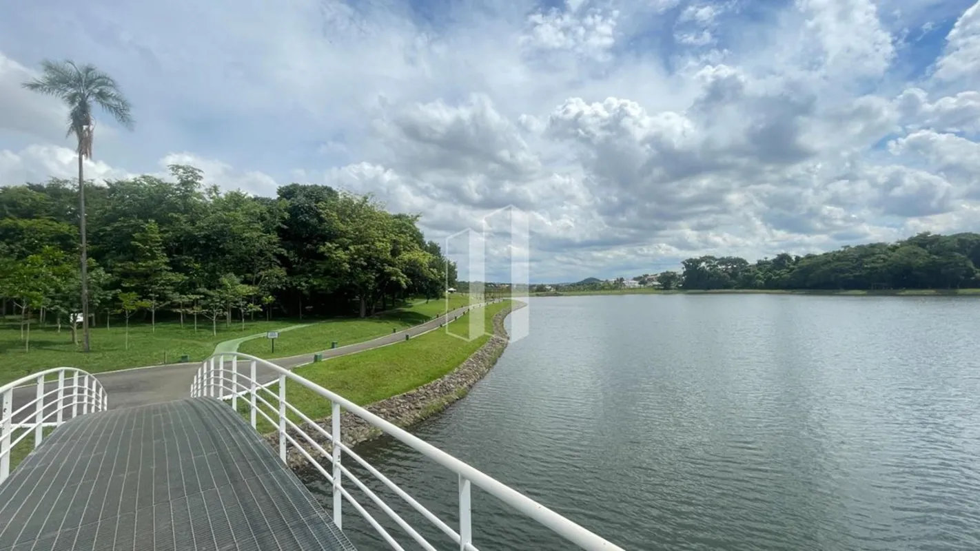 Viver no Alphaville Cruzeiro é sinônimo de privacidade, natureza e sofisticação....
