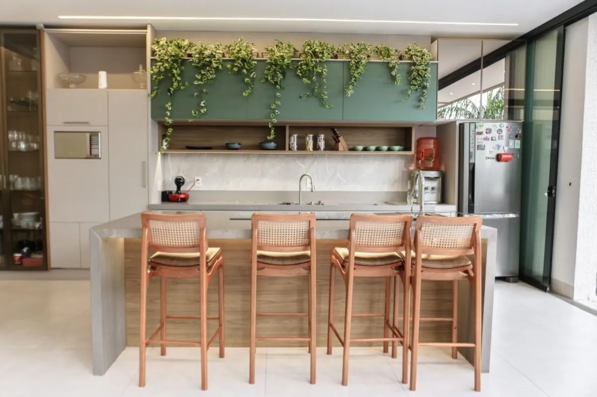 Casa com 04 suÃ­tes Ã  venda de 233 mÂ² - Portal do Sol Garden - GoiÃ¢nia/GOSala...