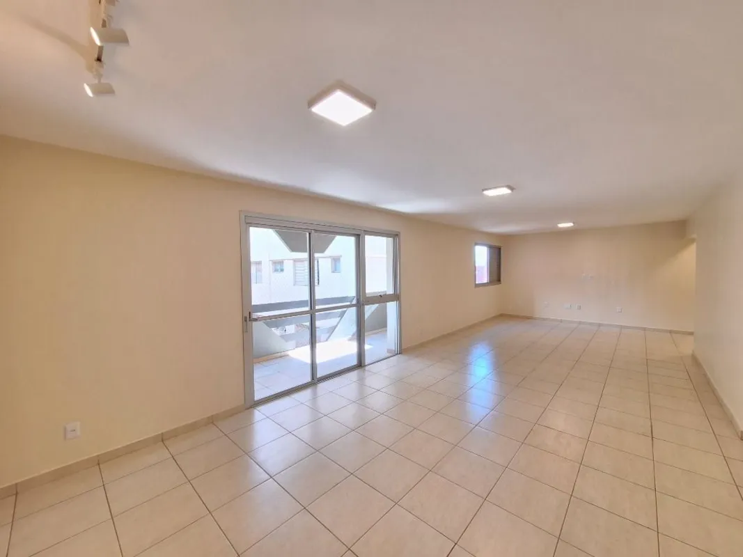 Apartamento de 173mÂ², todo reformado, completo em armÃ¡rios, 04 quartos sendo 0...