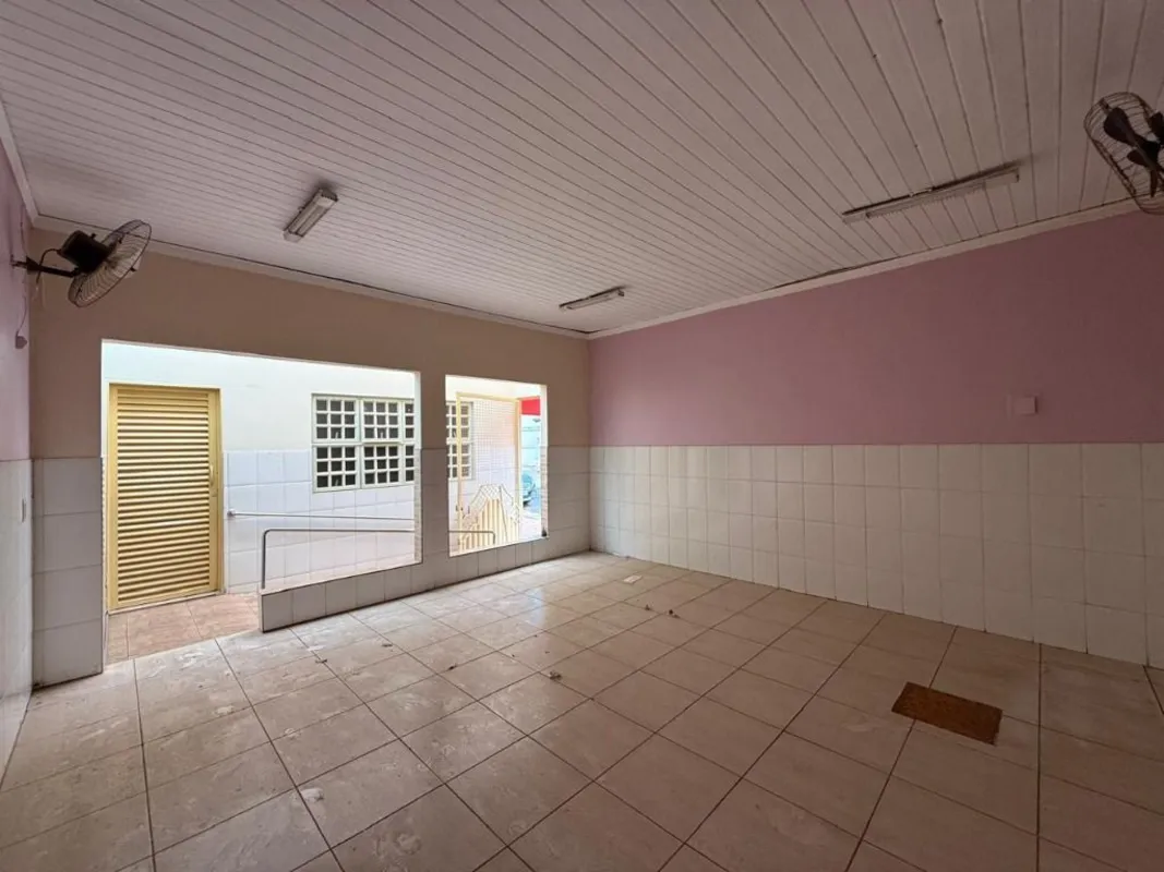 Excelente PrÃ©dio Comercial em Ã?tima LocalizaÃ§Ã£o!Se vocÃª procura um espaÃ§o ...