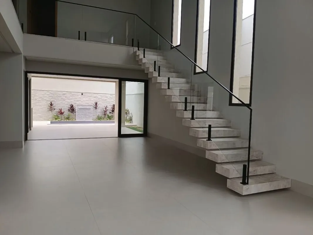 Sobrado moderno com 03 suÃ­tes plenas, sendo uma mÃ¡ster de 24mÂ² com closet e b...