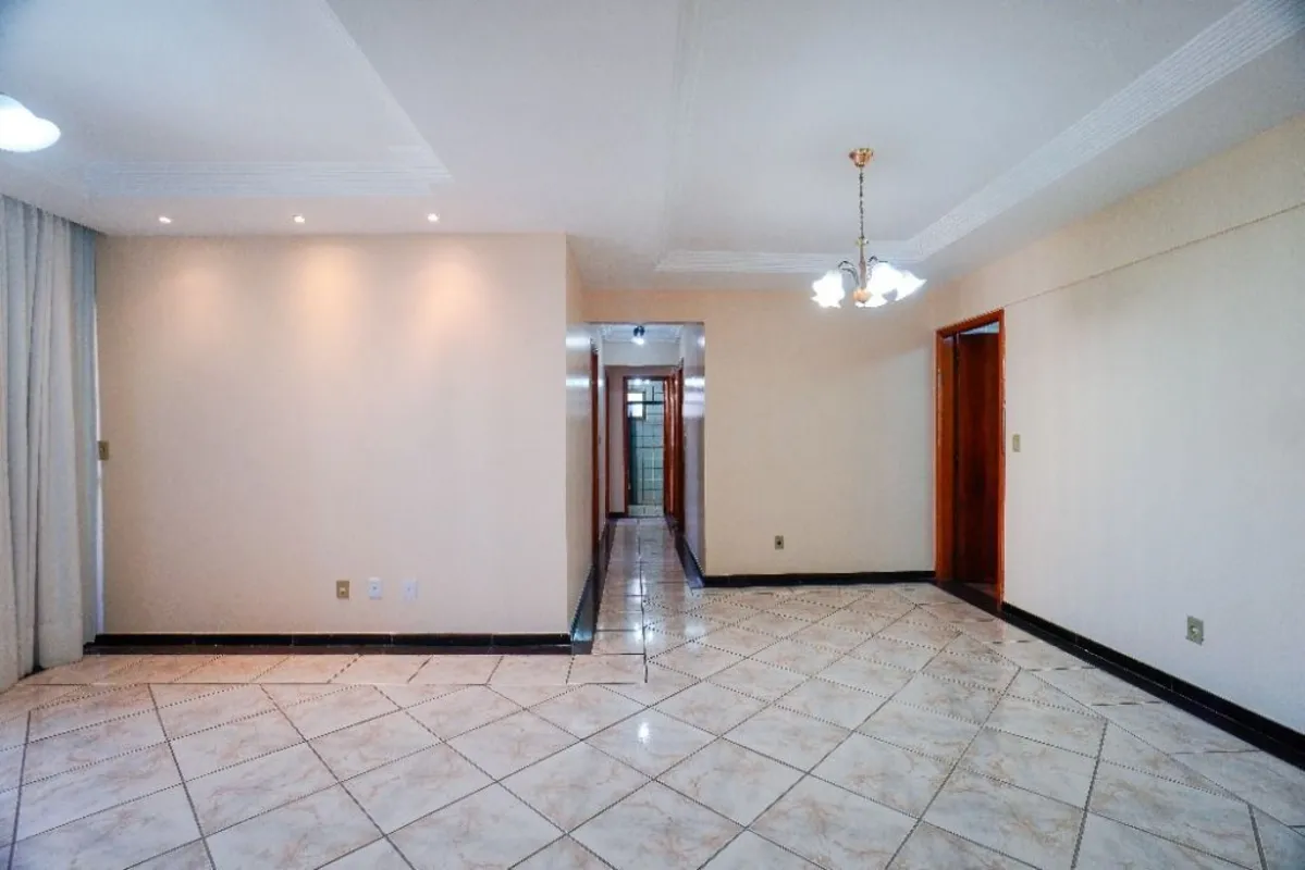 ConheÃ§a este amplo apartamento no Residencial Semper Tower, localizado no Setor...