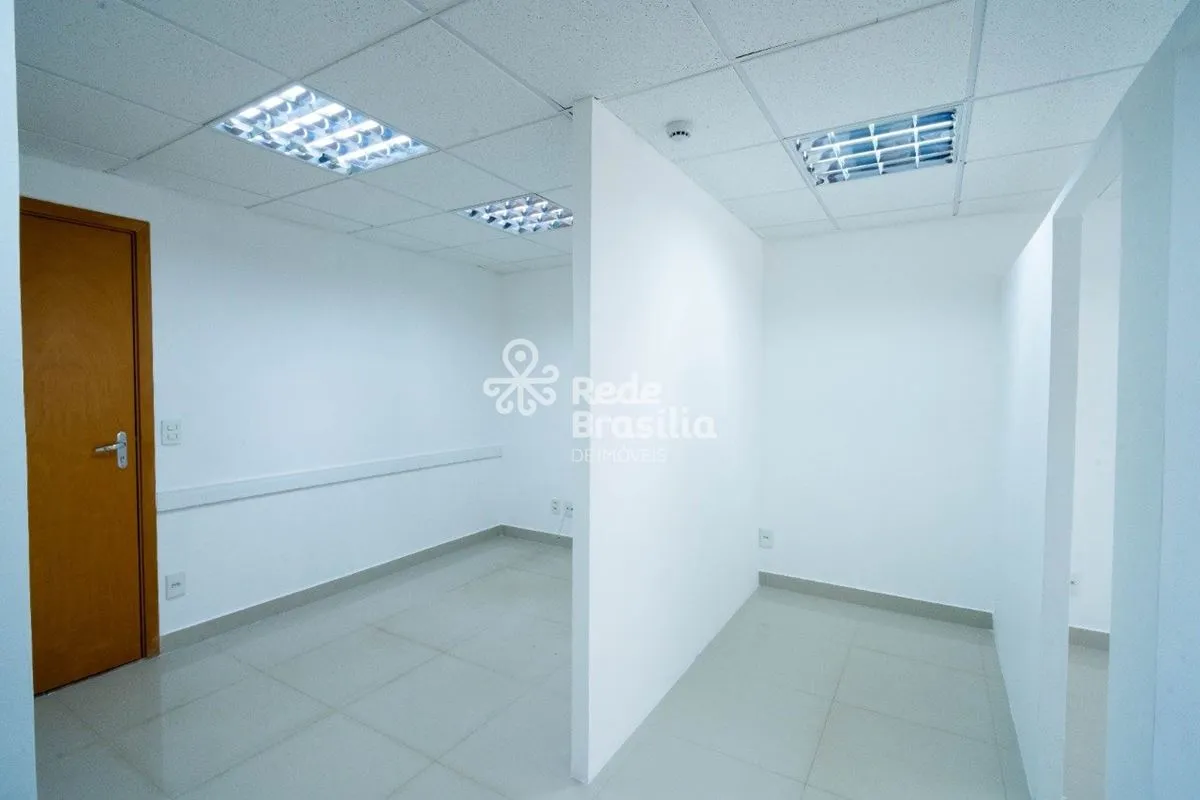 Sala comercial para locação no Edifício E-Business, em Águas Claras.Localizada n...
