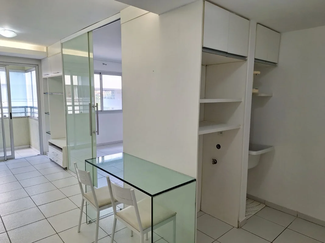 Apartamento 01 quarto com armários, sala, cozinha planejado com armários conjuga...