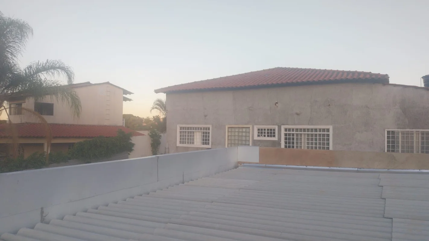 Descubra uma oportunidade única de morar em uma casa em construção na Arniqueira...