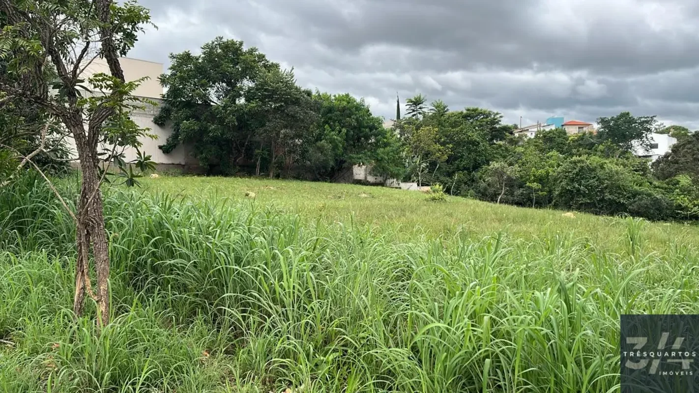 Terreno à Venda no Condomínio Ouro Vermelho II – Jardim Botânico | 1.000m² | Loc...