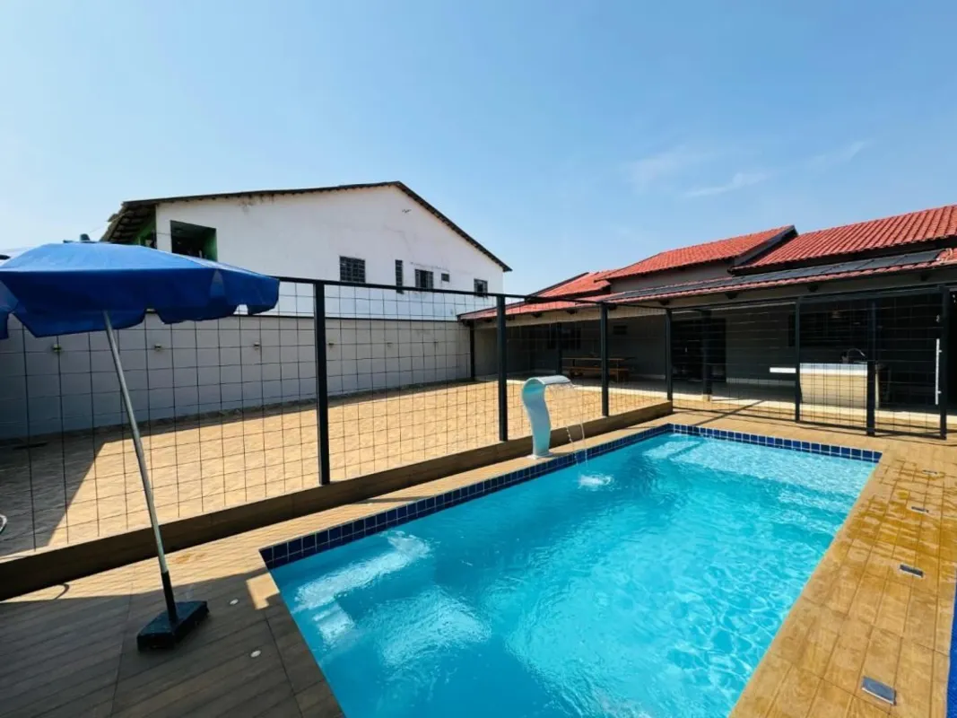 Casa com 5 quartos, sendo 2 suítes, sala 2 ambientes, banheiro social, cozinha c...