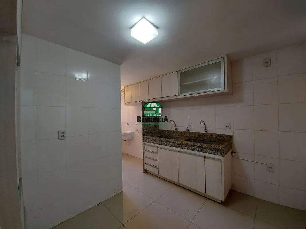 Apartamento no Varandas do Lago 03 suítes todos os banheiros com box, espelho e ...