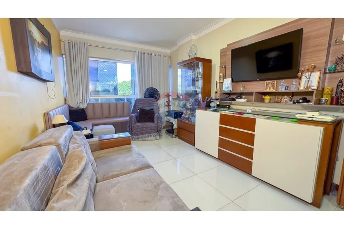 ACEITA FINANCIAMENTO E FGTSO apartamento é composto por:- 3 quartos com planejad...