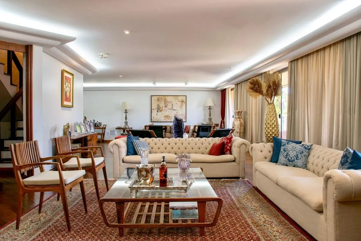 Apartamento duplex de alto padrão na SQS 211, Asa Sul. Localizado em uma das qua...