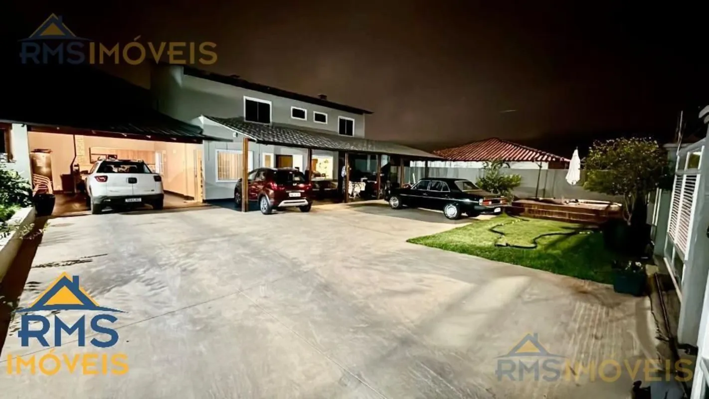 A RMS IMÓVEIS, especialista em residências de médio e alto padrão, apresenta par...