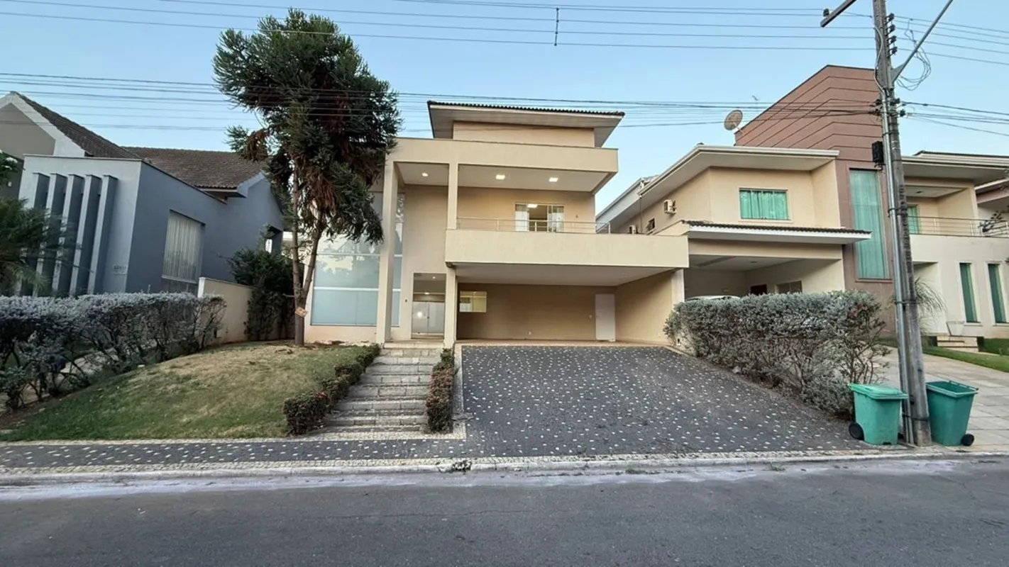 Área do lote: 472 m² | Área construída: 315 m² 3 suítes plenas (com armários e a...