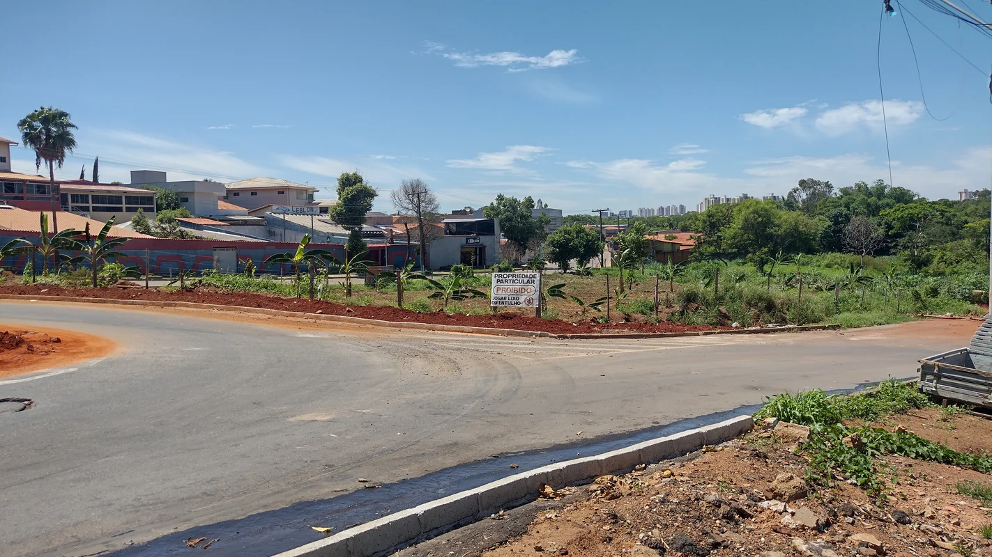 VENDE LOTE, COM 344 METROS QUADRADOS NA AVENIDA MACAMBIRA, JARDIM LEBLON - GOIÂN...
