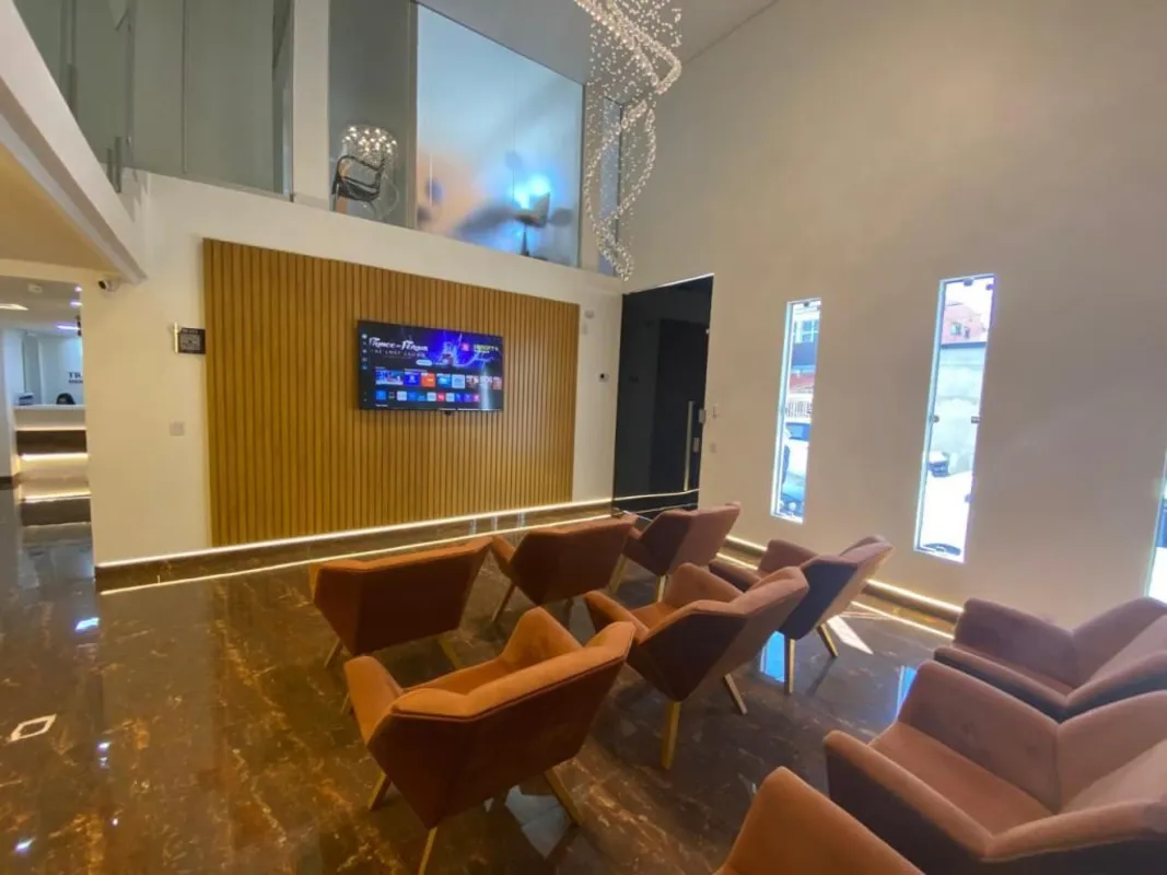 Sala comercial, Rua 96, 8m² Setor Sul.Detalhes do imóvel: - 01 Banheiro privativ...