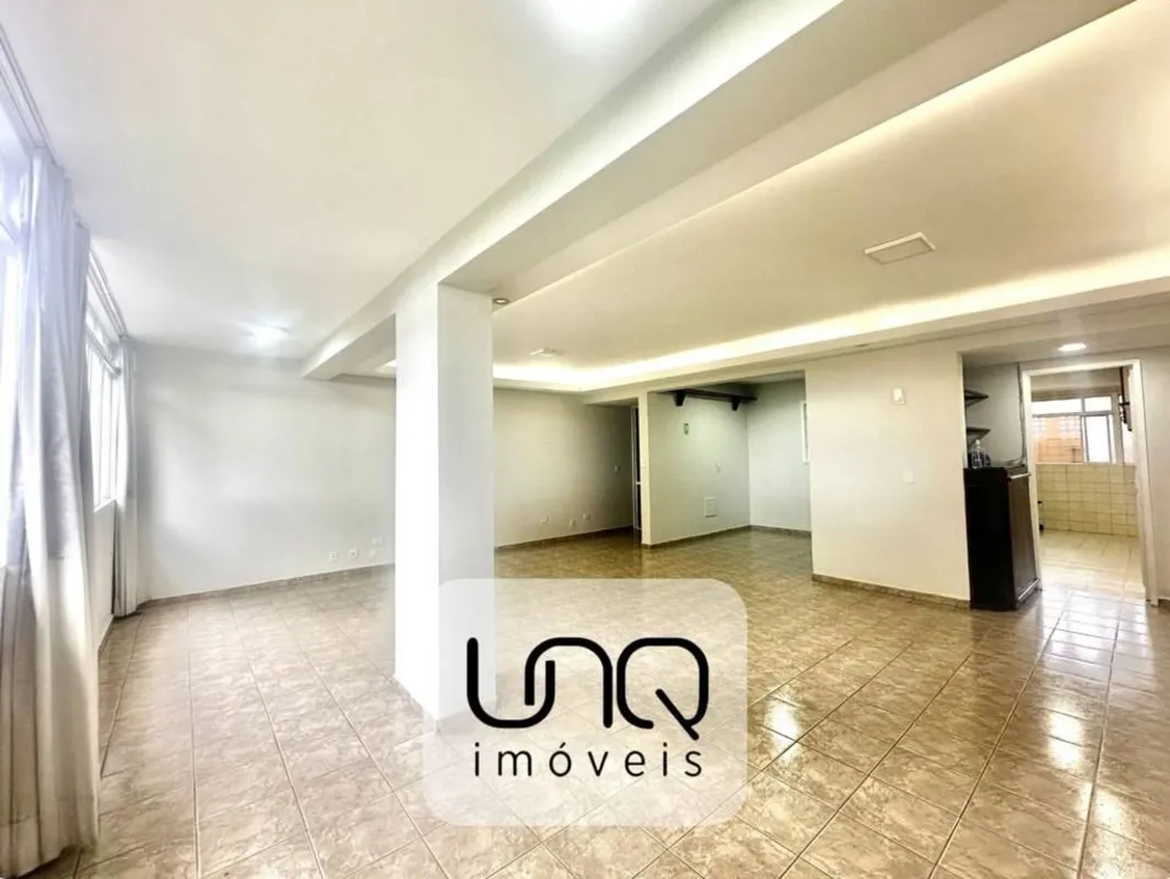 UNQ VENDEApartamento de 4 quartos na SQN 106 - Para reforma! Oportunidade!186m2 ...