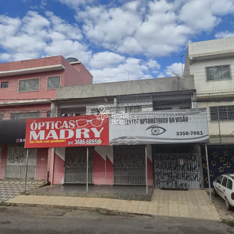 Excelente oportunidade para adquirir uma casa comercial em Recanto das Emas, Bra...