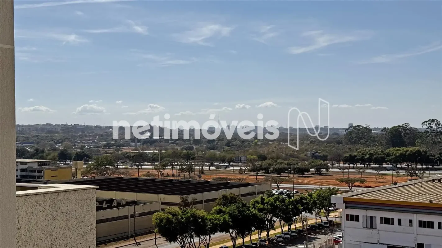 VENICE PARK – Duplex Reformado e Mobiliado com Vista para a PiscinaDescubra o eq...