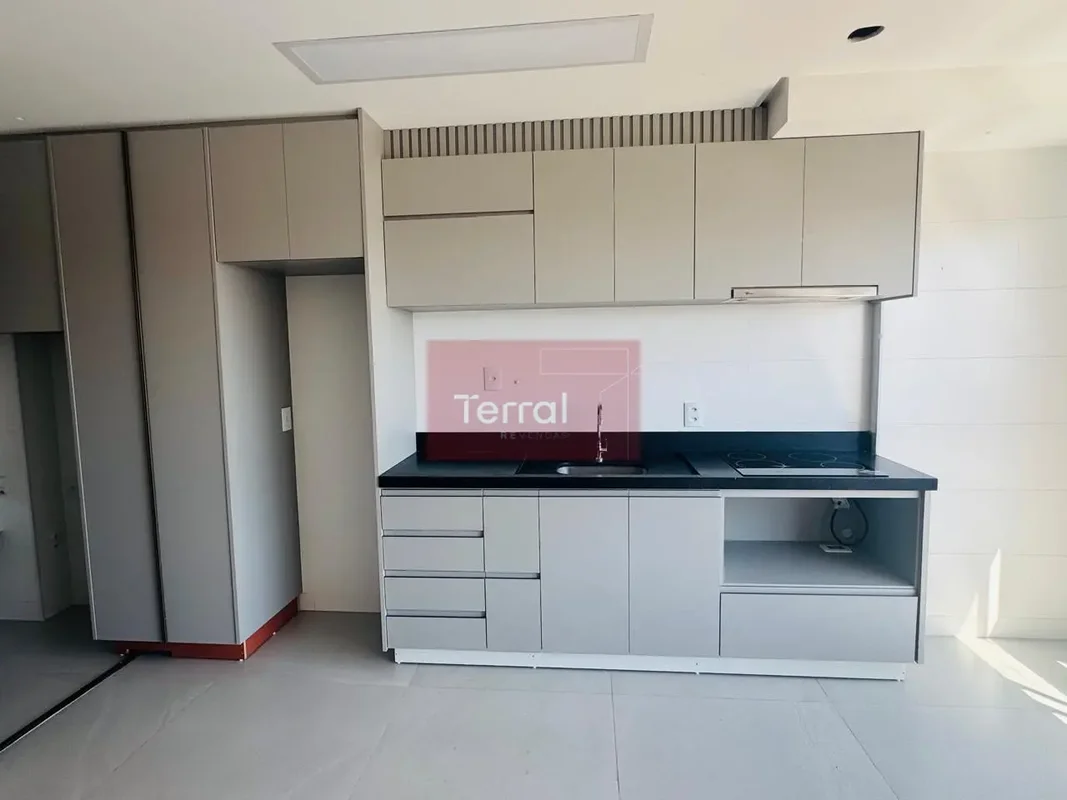 Apartamento duas suítes non Setor Bueno. Garagem, andar alto, armários, praça, n...