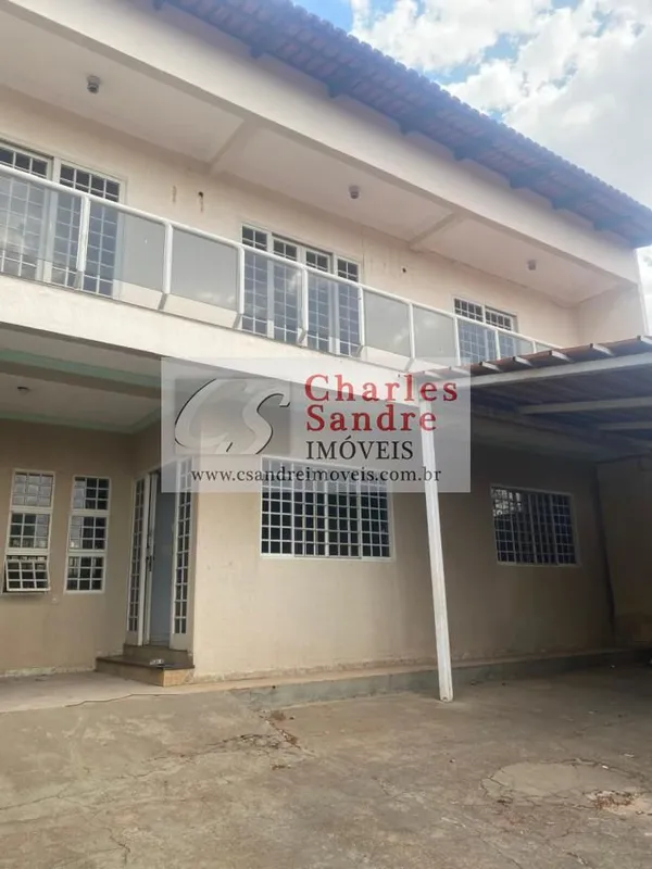 Sobrado à Venda - Vila Cristina, (ao lado do Hugo de Moraes) Goiânia Lote 300 m²...