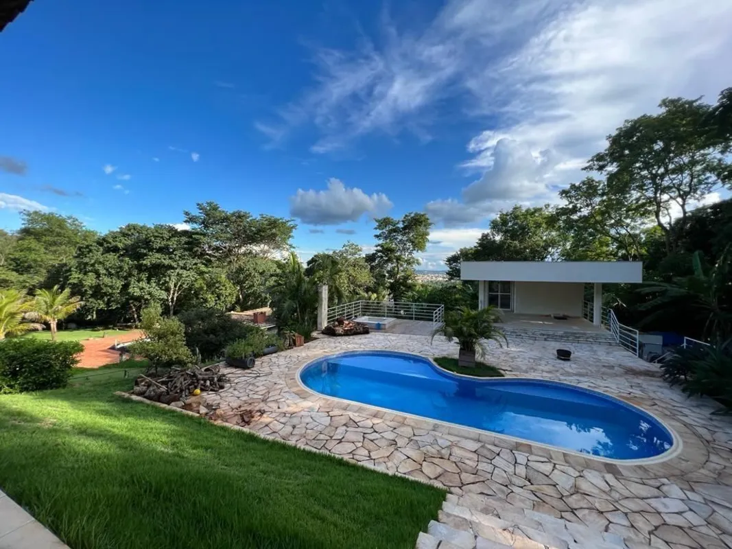 Casa Térrea – Aldeia do ValeRS 3.850.000,00Alto padrão, ampla, elegante e com vi...