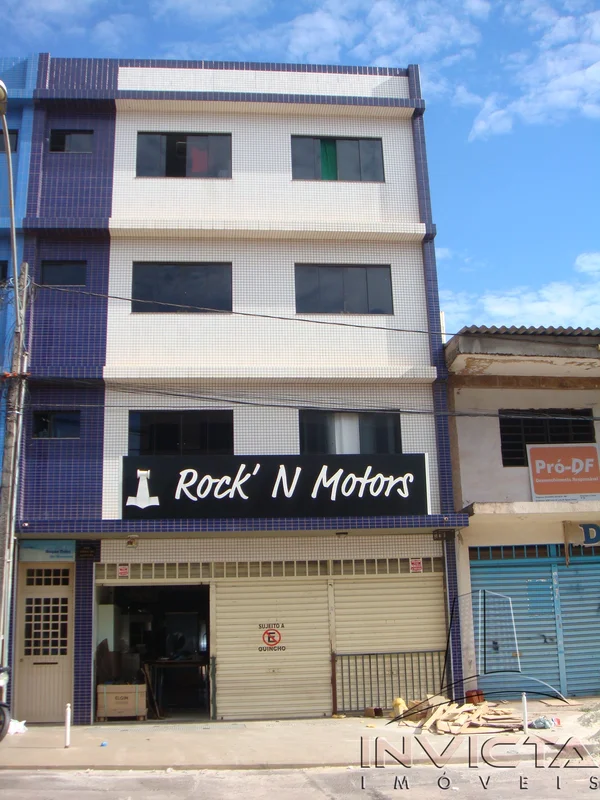 OPORTUNIDADE PARA INVESTIDORES – PRÉDIO COM RENDA MENSAL!: Prédio no Lote 28 – E...
