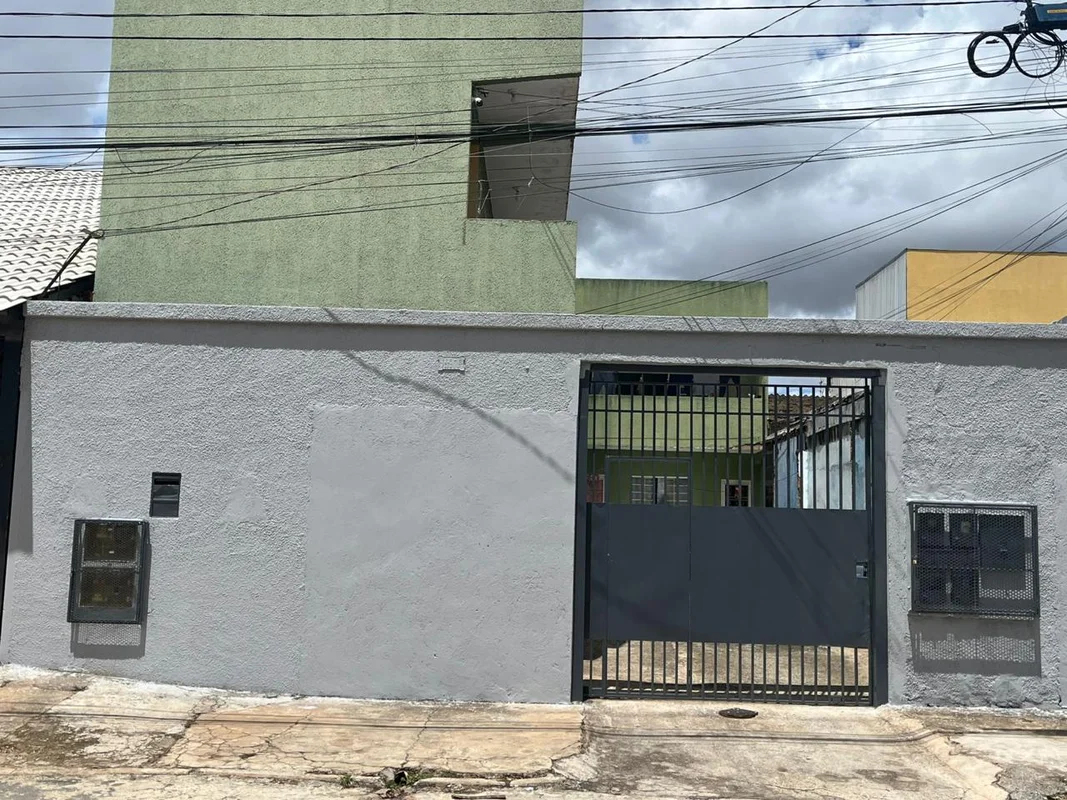 Oportunidade Imperdível para Investidores! Prédio com 4 apartamentos alugados em...