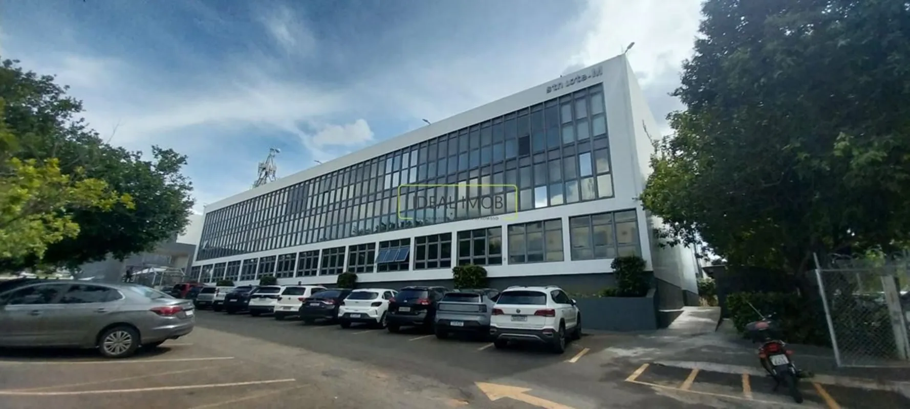 Sala Comercial no Centro Clínico Vital Brazil – Asa NortePor que investir ou mon...