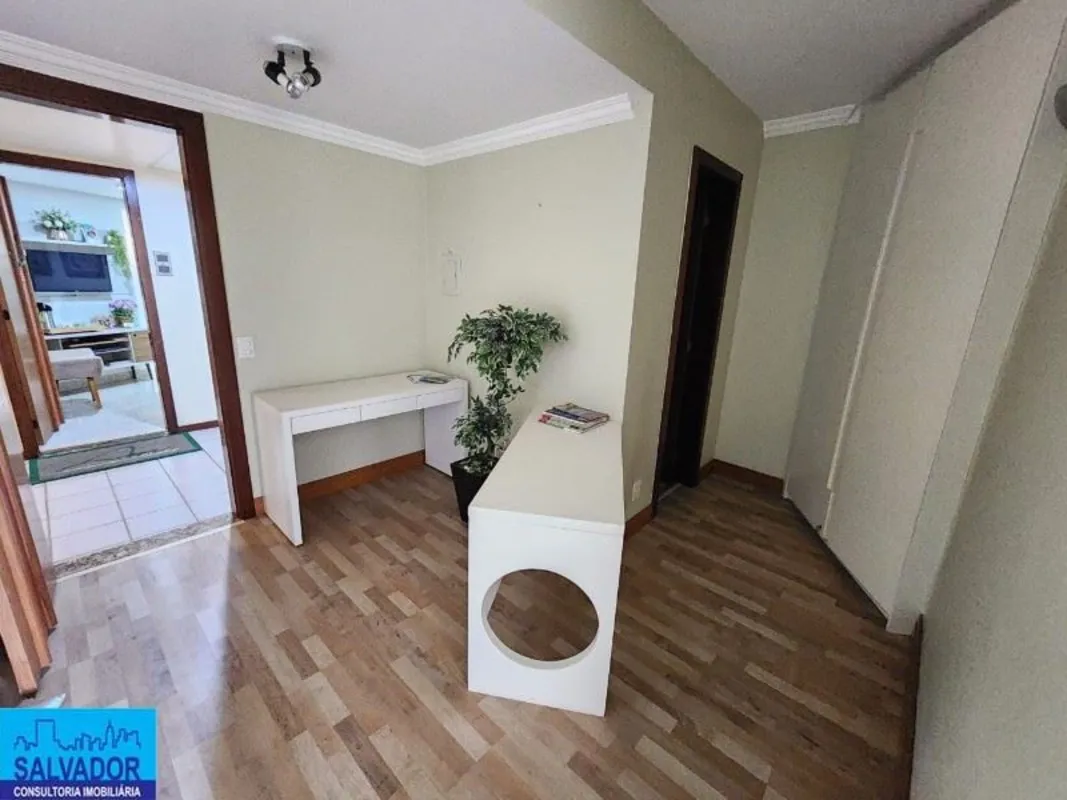 SALVADOR IMÓVEIS vende: Linda sala no Edifício Centro Empresarial Norte ! Seu no...