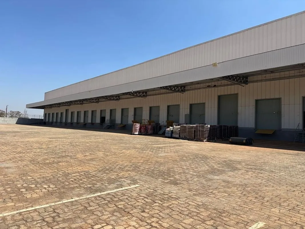 Galpão Logístico para Locação2.700 m² |  5 DocasExcelente galpão logístico dispo...