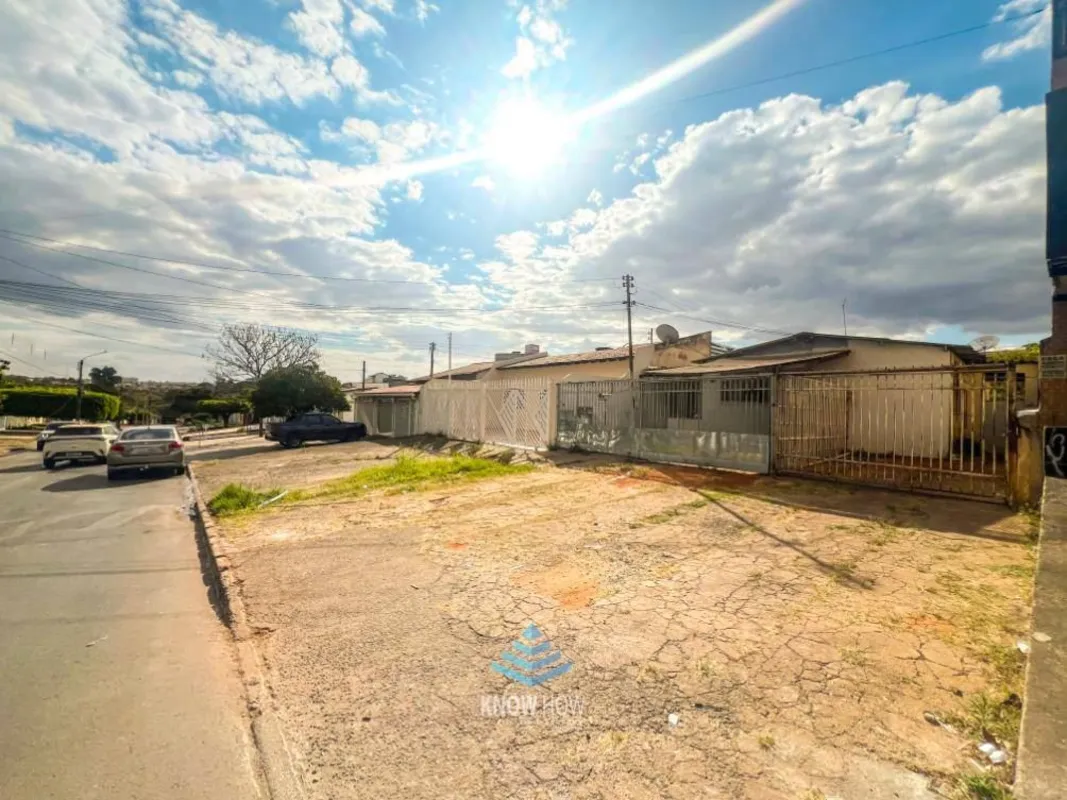 OPORTUNIDADE ?NICA PARA INVESTIDOR OU CONSTRUTOR NA QNC 9!Localiza??o Imbat?vel:...
