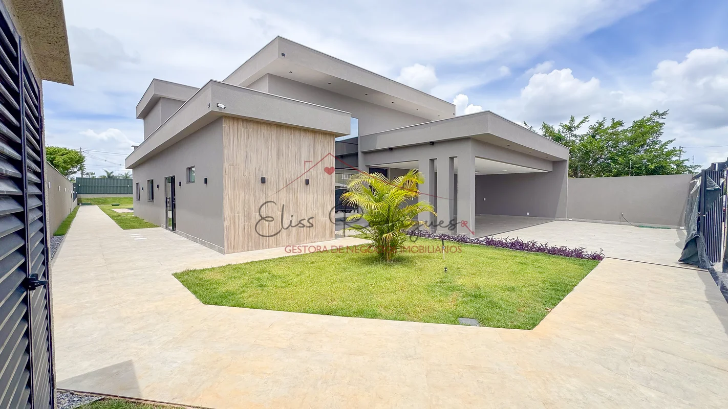 Casa Nova, Moderna e Térrea | 4 Suítes | Piscina Aquecida | Habite-se.Imóvel nov...