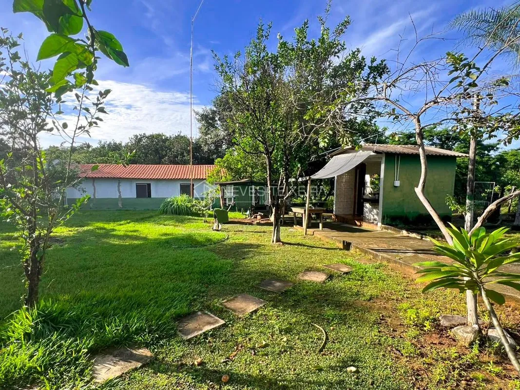 NEVES TEIXEIRA IMÓVEIS VENDE:Fazenda constituída de 110 hectares (27,5 alqueires...
