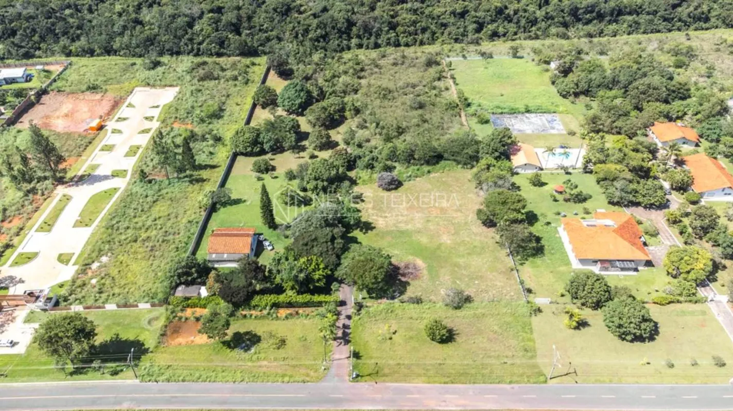 NEVES TEIXEIRA IMÓVEIS VENDE:Chácara com 20.000m² de área privativa, escriturada...