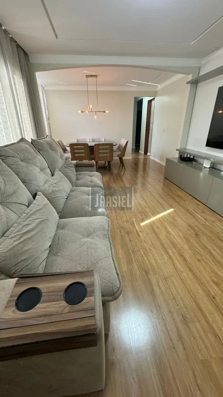 Excelente Apartamento Todo Reformado:Apartamento 4 quartos sendo 1 suíte com amp...