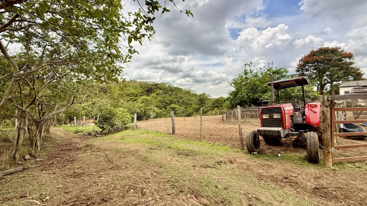 Fazenda para Venda com 103,52 hectares - Santo Antônio do Descoberto -GO Faz. Sa...