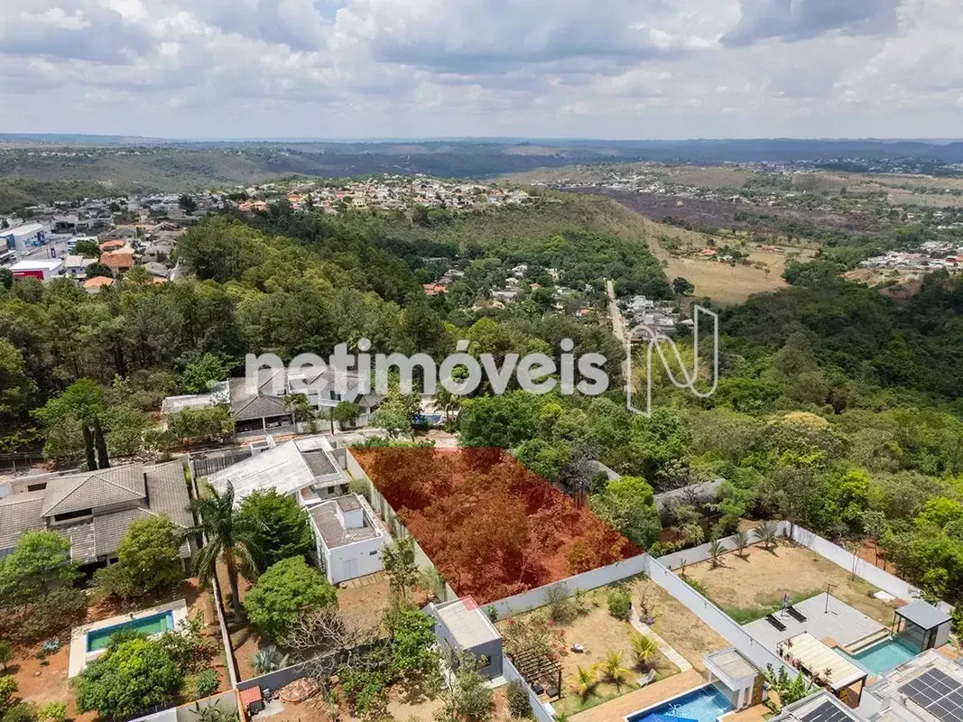 LOCALIZAÇÃOExcelente próximo a um comércio amplo e variado (mercado, restaurante...