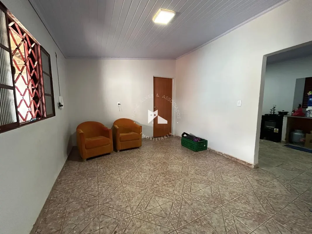 Casa térrea com 100m² de área construída;2 quartos;Banheiro;Cozinha e área de se...