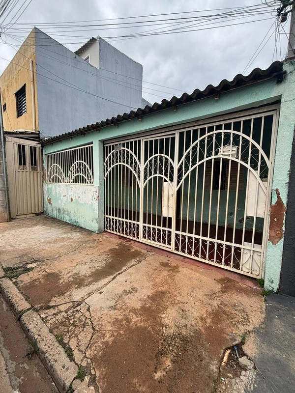 Vende-se Casa na Samambaia Norte – Ótima Oportunidade para Reforma!Casa com 105m...
