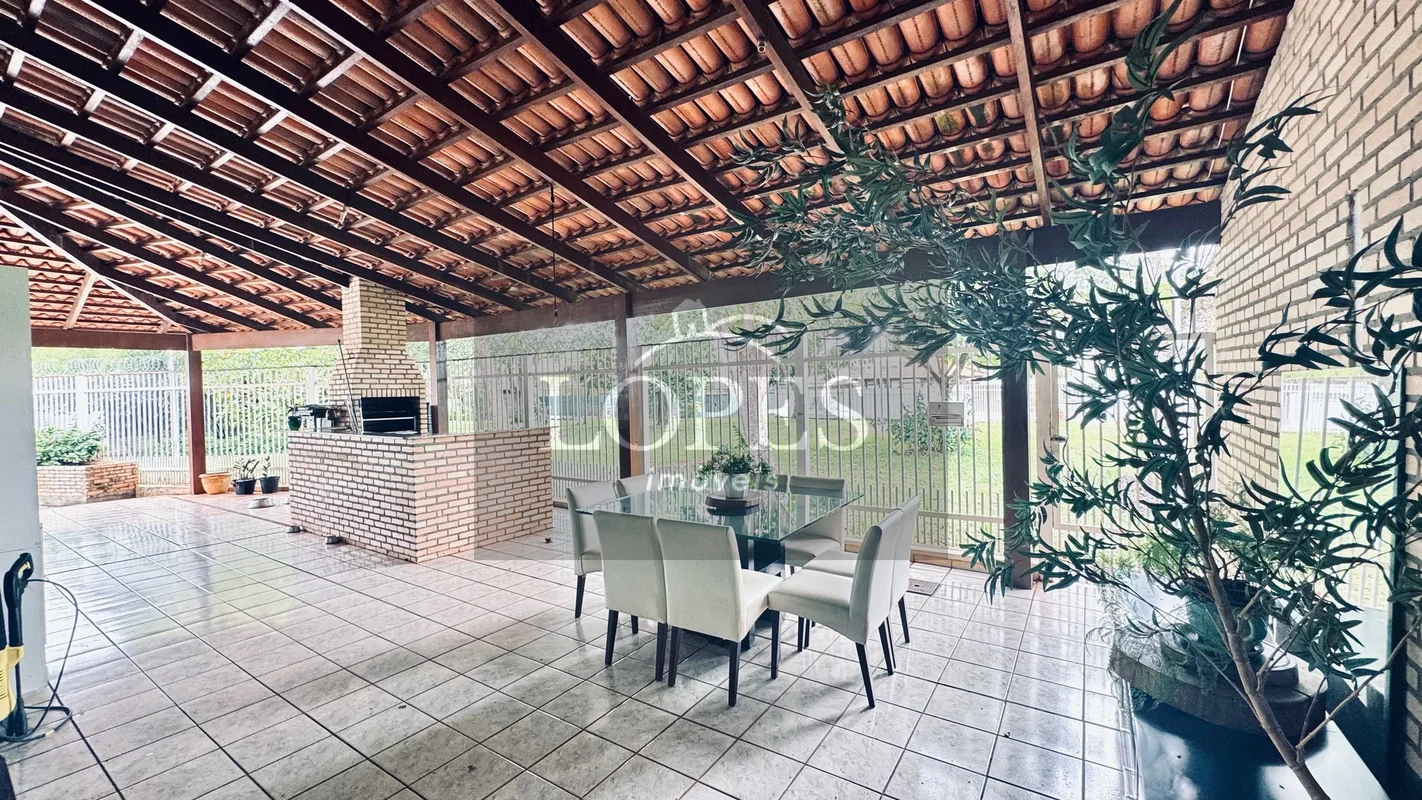 Casa com Esquinão – Ideal para Reforma e Criação de um Espaço Gourmet ExclusivoS...