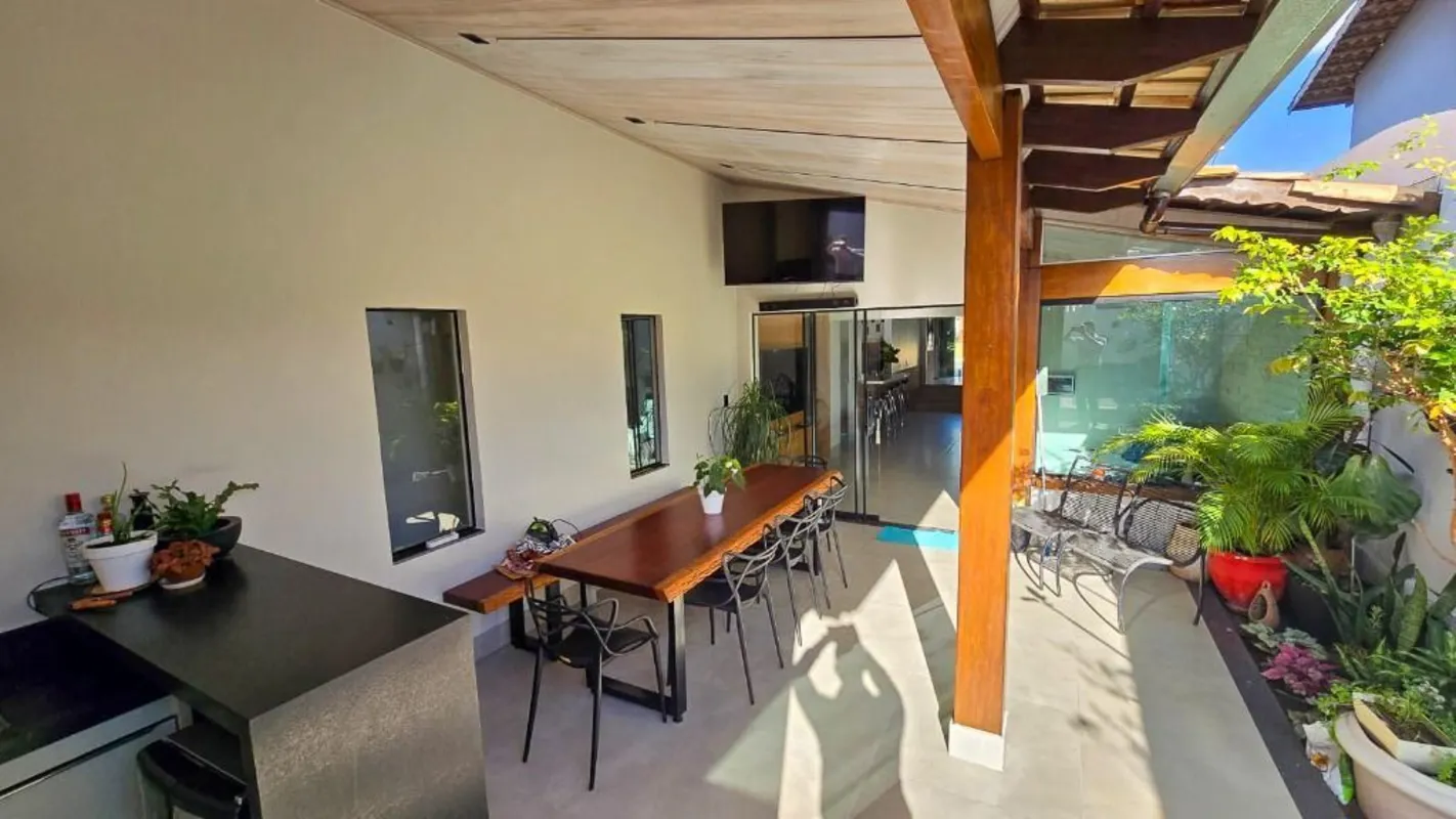 Casa tÃ©rrea no Portal do Sol I com 360 mÂ² lote e 215 mÂ² de Ã¡rea construÃ­da,...
