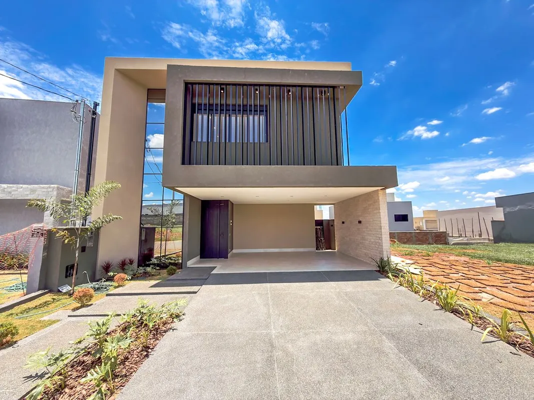 Sobrado no Jardins Capri CASA ALESSIAÃrea construÃ­da: 242,40 mÂ²Terreno: 274,5...