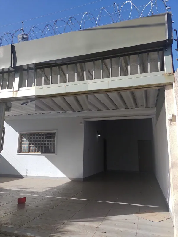03 QUARTOS, SENDO DOIS SUITEBANHEIRO SOCIALSALACOPA COZINHAQUINTAL COM CHURRASQU...