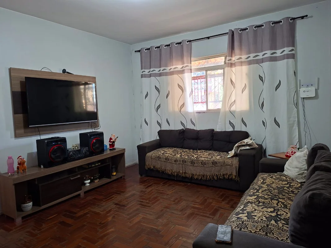 A Pacheco Imobiliária (CRECI J 6610) disponibiliza para venda uma casa com as se...