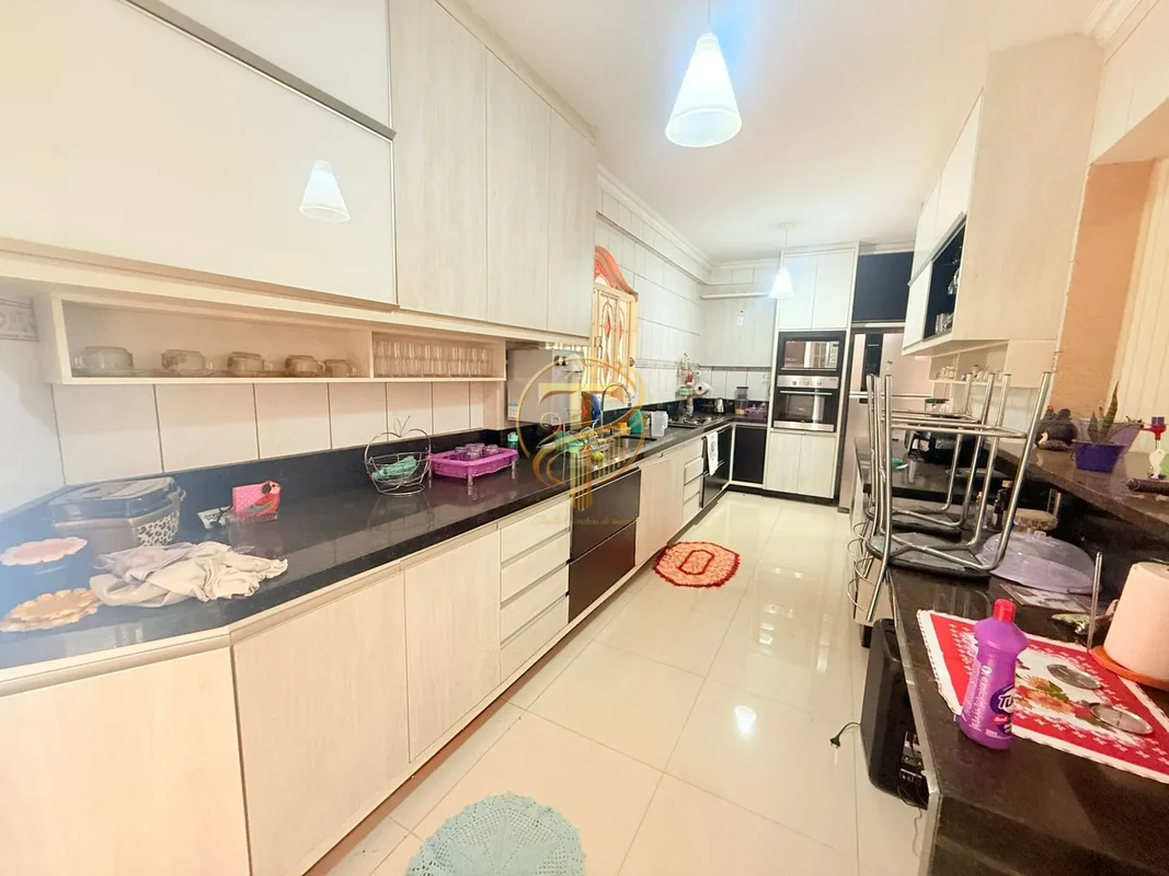 Oportunidade para quem gosta de espaço, segurança, lazer, Imóvel em Condominio f...