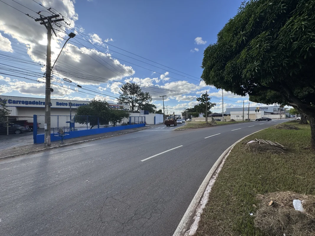 Imóvel comercial, composto por 4 kitnetes, 01 loja e 01 galpão com 176,00 m²Área...